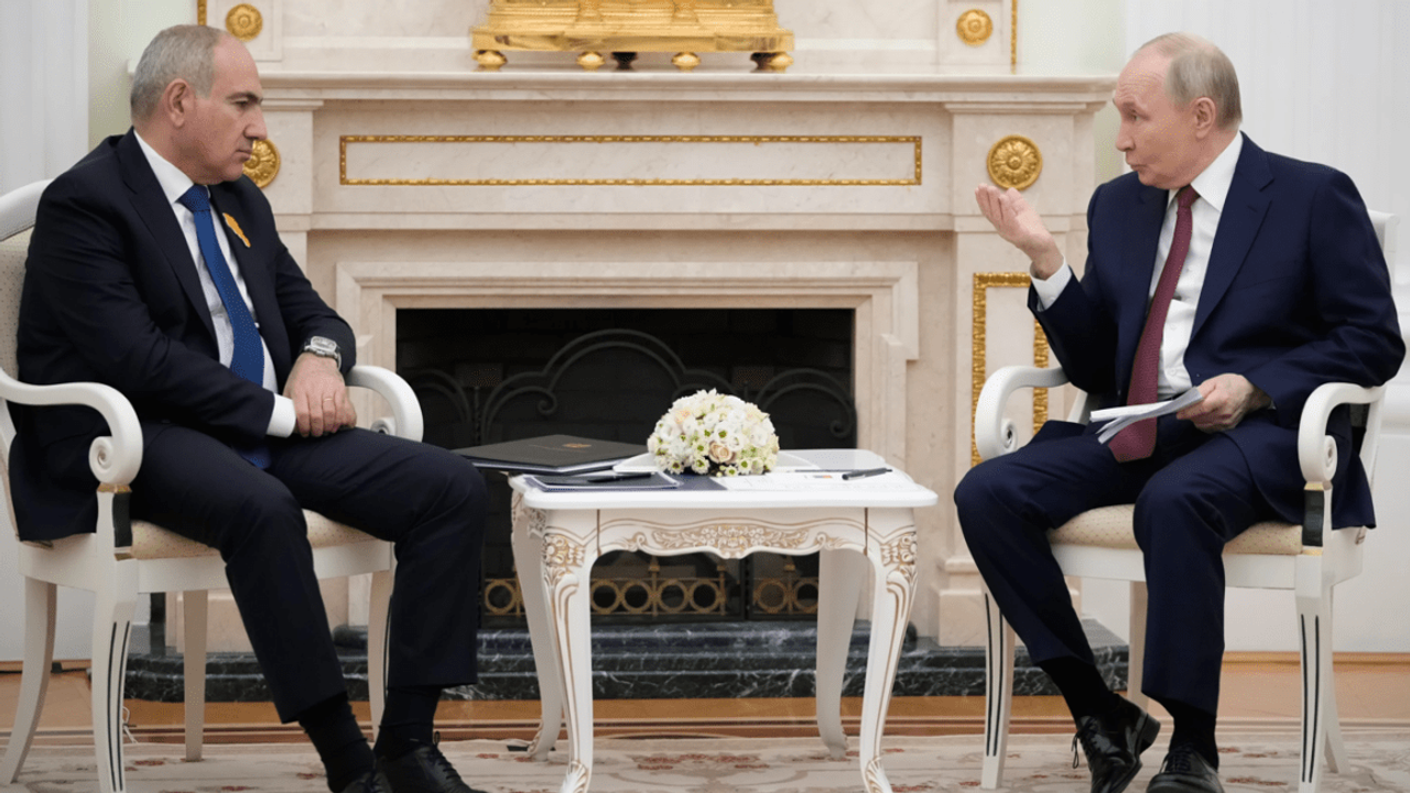 Putin'den Ermenistan'a sert çıkış: Ya bizi seçeceksin ya onları