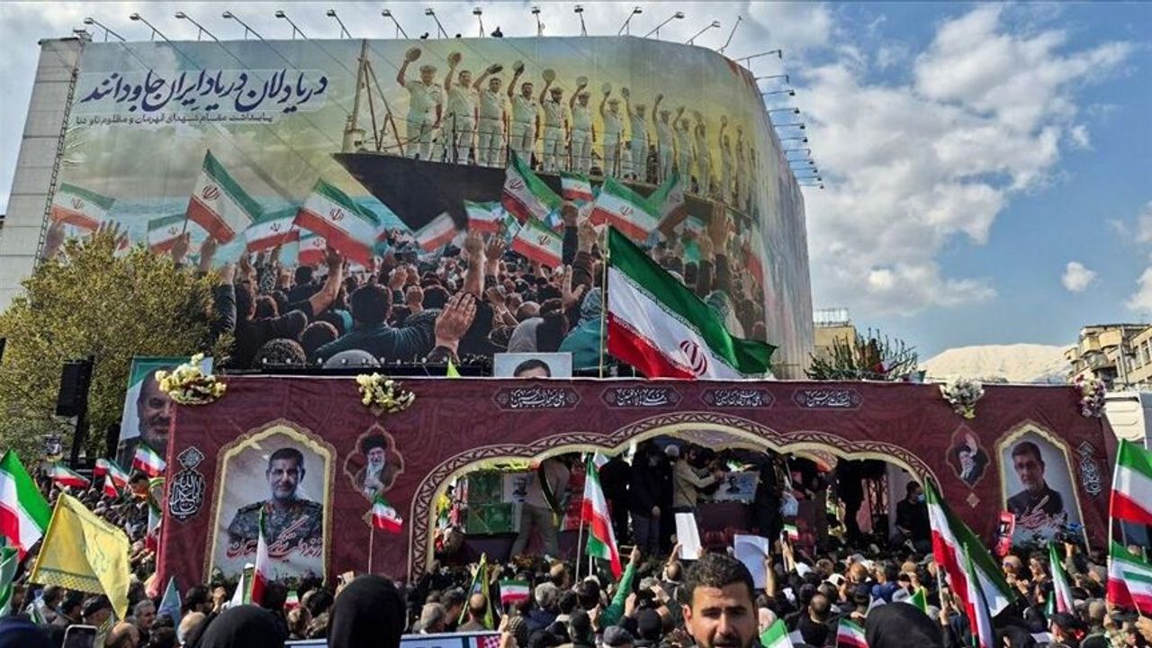 Devrim Muhafızları Komutanı Tengsiri cenaze töreni düzenlendi!