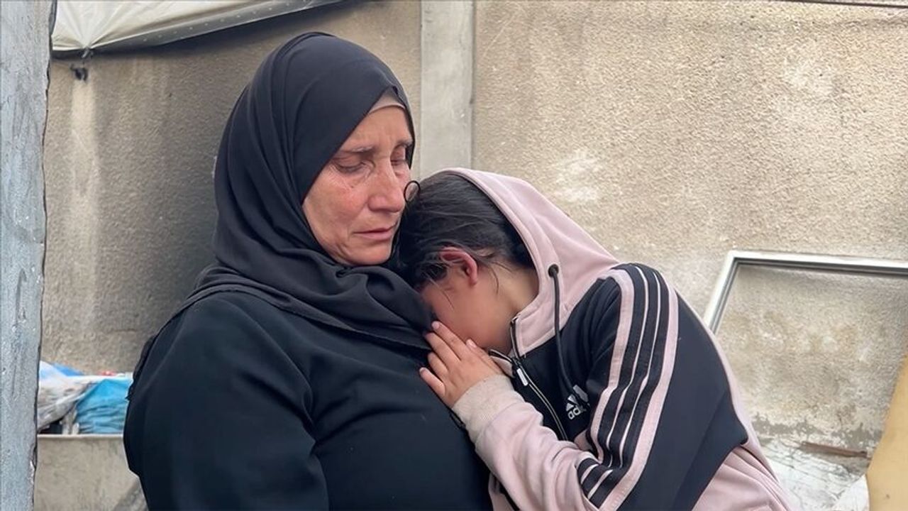 Babası şehit olan küçük kızın tek isteği eve dönmek!