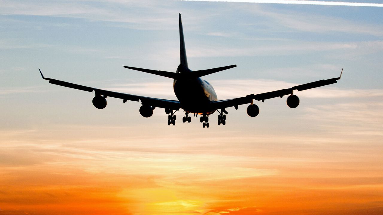 Hava yolu şirketi, uçak yakıtı artış nedeniyle 6 hattını uçuşa kapattı