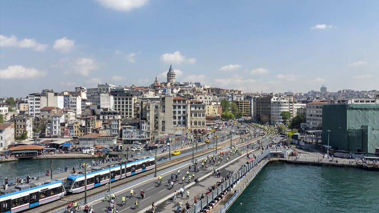 Bisikletlerin pedalı Sumud filosu için döndü