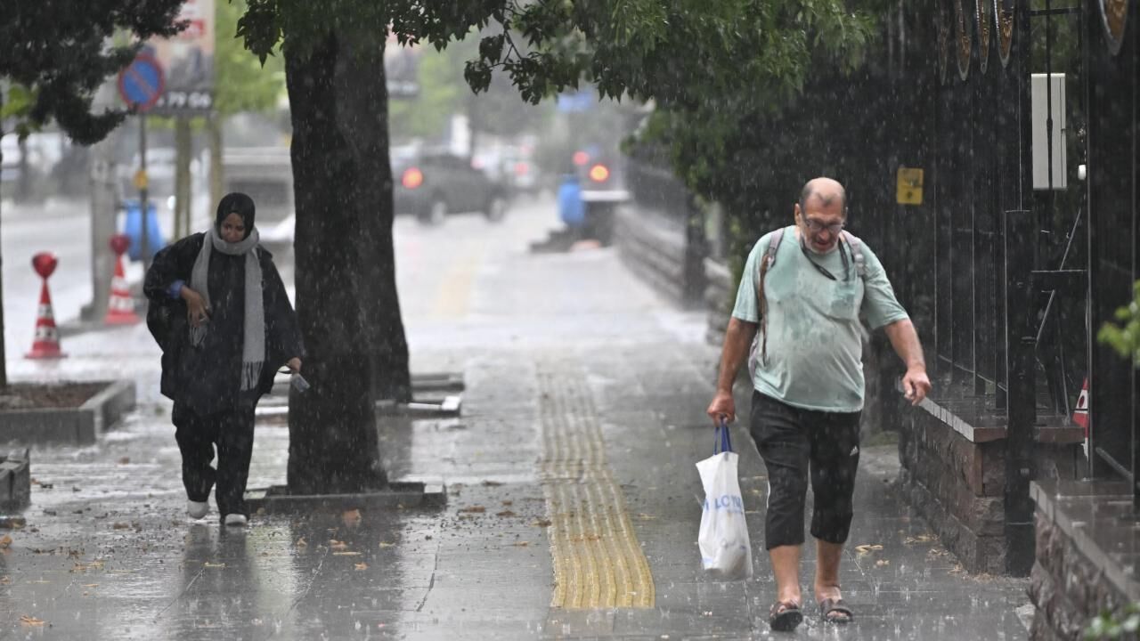 51 ilde sarı uyarı verilen hava olaylarında 2 kişi hayatını kaybetti