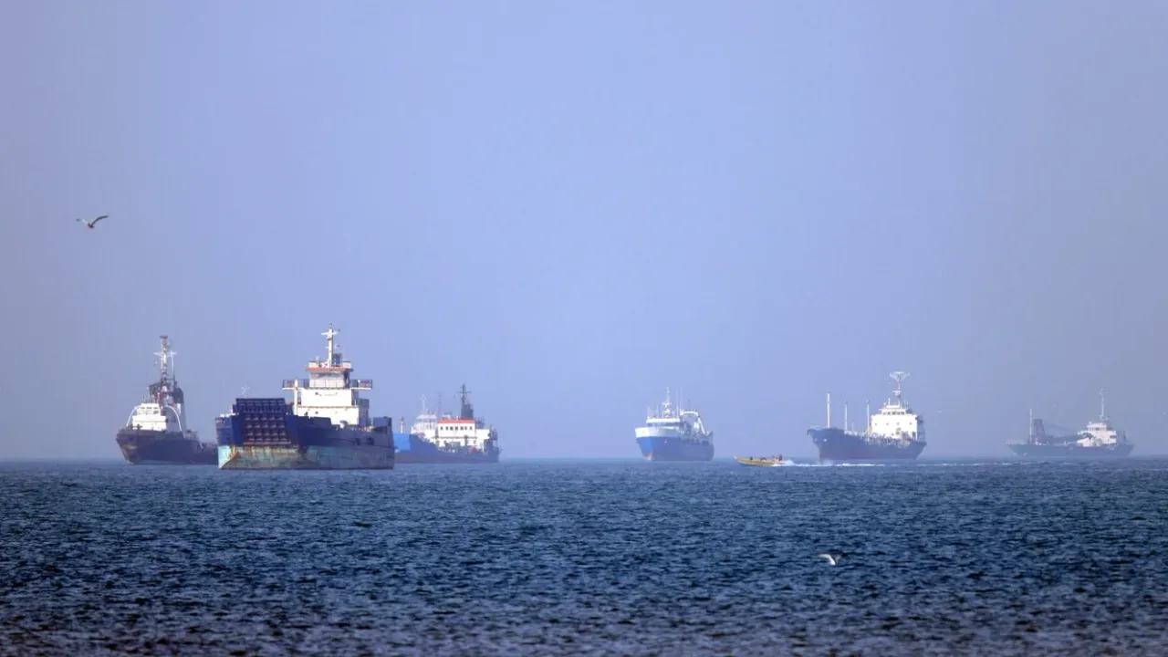 İran tankerleri ABD'nin ablukasını deldi geçti