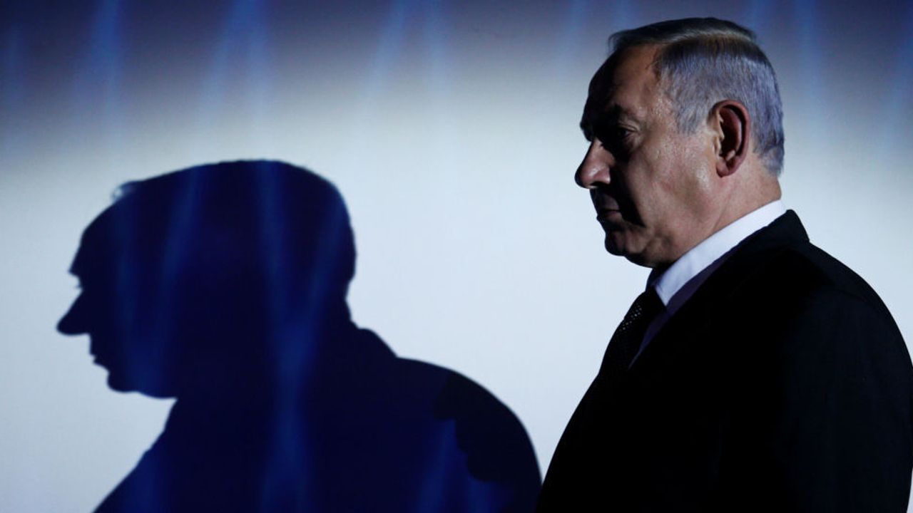 Siyonist Netanyahu yolsuzluk davasından kaçıyor