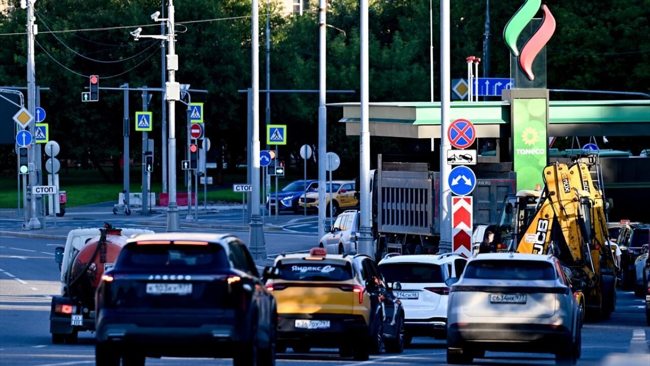 Rusya'da akaryakıt krizi: Pek çok şehirde benzin bulunamıyor