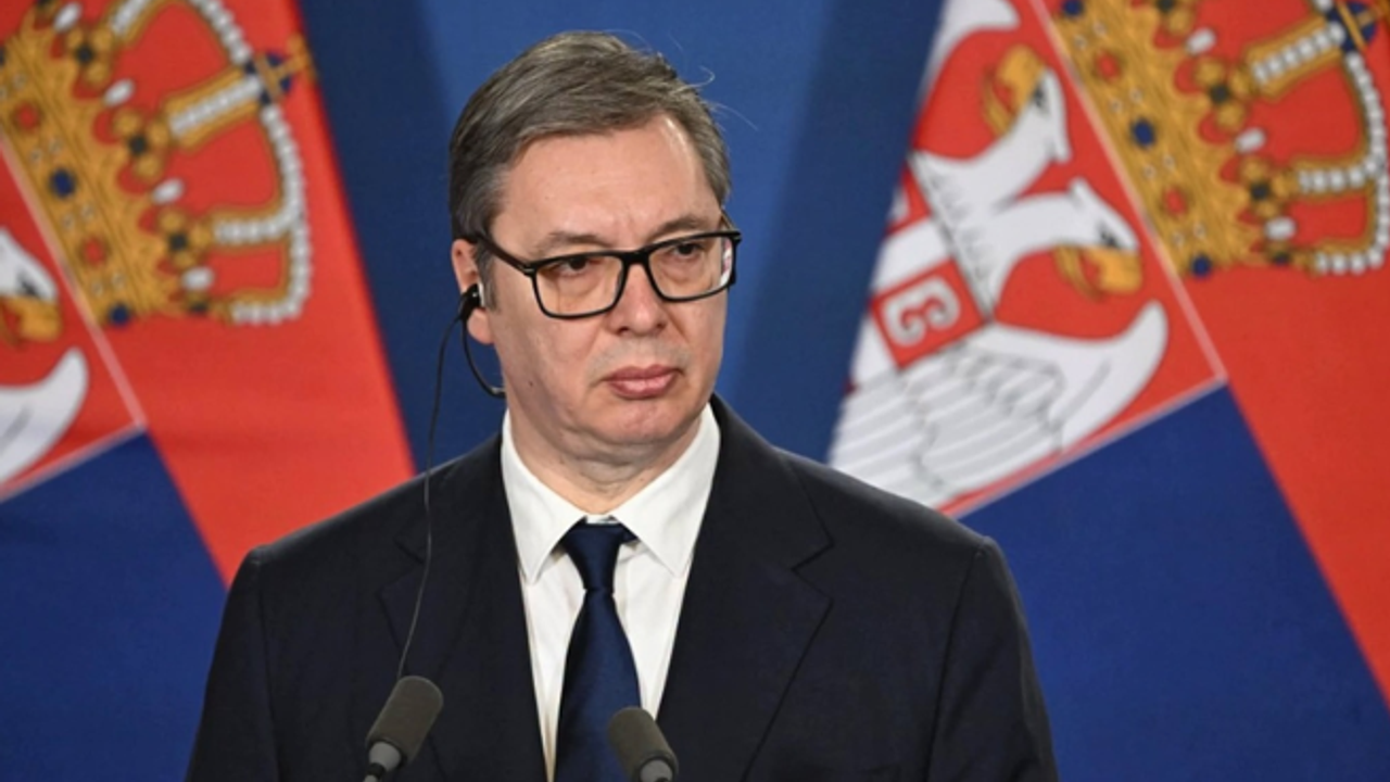 Sırbistan'da Vucic istifa kararı