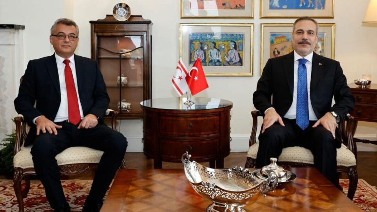 Hakan Fidan, New York’ta KKTC heyetiyle görüştü