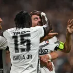 Beşiktaş UEFA Avrupa Ligiinde tur kapısını araladı