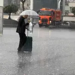 AKOM'dan yağışlı hava uyarısı! İstanbul'u hemen terk etmeyecek