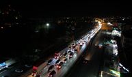 Şehirler arası otoyoldaki bayram yoğunluğu dronla böyle görüntülendi