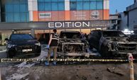 Bakırköy'de lüks otomobiller böyle yandı