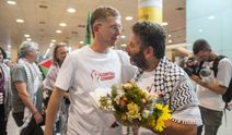 Sumud Filosu aktivisti, 10 günlük esaretin ardından ülkesine döndü