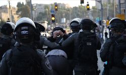 Siyonist işgal güçleri 14 Filistinliyi gözaltına aldı