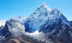 Alplerin zirvesinde fotoğraf çekmeye çalışan kişinin acı sonu!