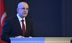 Bakan Şimşek, Endonezya Maliye Bakanı Indrawati ile görüştü