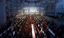 İl İl Bayram Namazı Saatleri 2025: Kurban Bayramı Namazı Saat Kaçta Kılınacak? Diyanet Tüm İllerin Vakitlerini Açıkladı