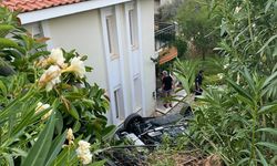 Otomobil istinat duvarından düştü: 1 ölü, 4 yaralı var