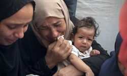 İşgal ordusu Gazze'de bir evi vurdu! Çok sayıda şehit var