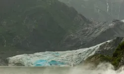 Alaska'da baraj taştı!
