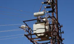 Elektrik direğinde akıma kapılan kişi ağır yaralandı!