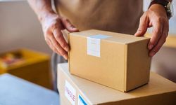 Avustralya tarife kaosunda ABD'ye kargo gönderilerini askıya aldı