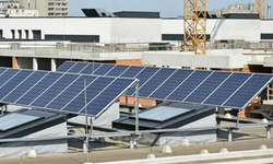 Yoksul ailelere ücretsiz güneş enerjisi sistemi dağıtıyorlar