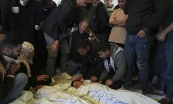 İşgal ordusu yardım bekleyen Filistinlileri hedef aldı!