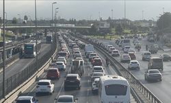 İstanbul'da uyum haftası ve ilk iş gününde trafik yoğunluğu