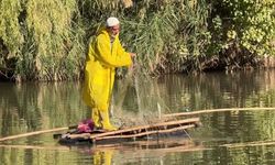 Diyarbakırlı balıkçı, 55 yıldır "kelek" üzerinde Dicle nehrini arşınlıyor
