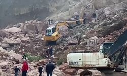 Taş ocağında meydana gelen göçük sonrası, arama kurtarma çalışmaları devam ediyor