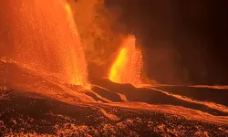Semeru Yanardağı'nda patlama!