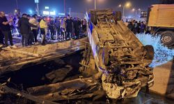 Minibüs ile otomobil çarpıştı: 11 yaralı var