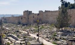 Sahabelerin mezarları tahrip ediliyor