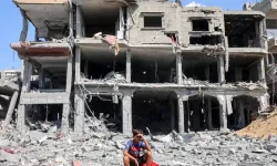 Siyonist rejimin Gazze'ye saldırıları sürüyor: "Sarı hattın" gerisi yeniden vuruldu