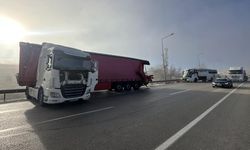 Yolcu otobüsü ile tır çarpıştı: 11 yaralı