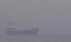 Kent güne sis perdesiyle başladı: Görüş mesafesi birkaç metreye indi..