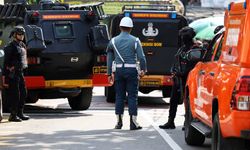 Endonezya'da Cuma namazı vakti cami saldırısı! Onlarca yaralı var