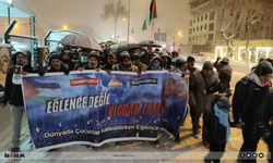 Yoğun kar yağışı altında yürüdüler: "Eğlence değil, vicdan zamanı"