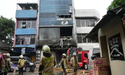 7 katlı binada yangın : En az 20 ölü