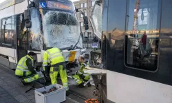 iki tramvay çarpıştı: 9 Yaralı!