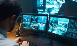 Polise evlere gizlice girerek casus yazılım yerleştirme yetkisi