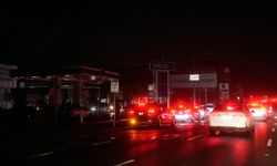 Elektik kesildi, araçlar yolda kaldı: Dünyada elektrik tamamen kesilebilir mi?