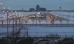 ABD'de kar fırtınası ulaşımı felç etti