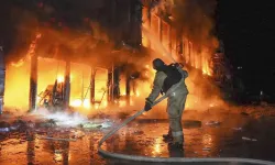 Ukrayna'dan Rusya'ya İHA saldırısı: Liman alev aldı, gemiler zarar gördü