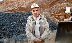 51 yıllık madenci işini sürdürüyor