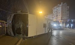 İşçi servisi ile otomobil çarpıştı: Çok sayıda yaralı var