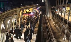 İstanbul'da çileli saatler: Metroda arıza!