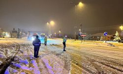 Bolu Dağı'nda kar ve buzlanma: Ağır araçlara izin yok!