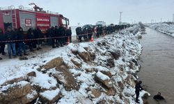 Şanlıurfa'da kaza: Araç sulama kanalına düştü 4 kişi aranıyor!