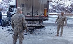 Tır ile SUV tipi aracın çarpıştı: 6 kişi yaralandı